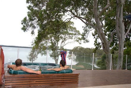 Hardwood Deck & Spa Bath — Morisset Park, NSW